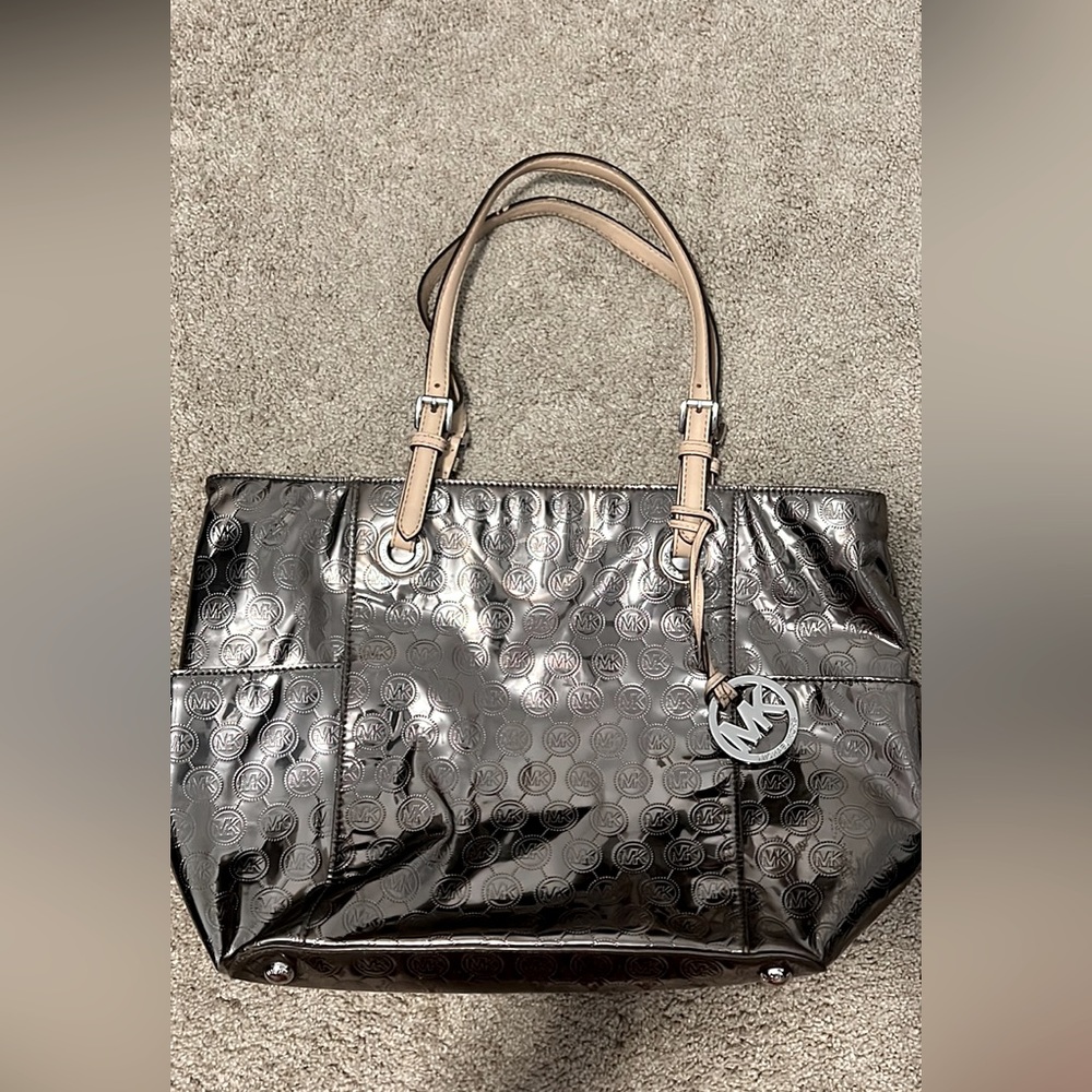 Micheal Kors purse